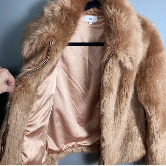 LPA Faux fur coat rose gold brown camel color plush zip up extra small Revolve - Picture 4 of 12
